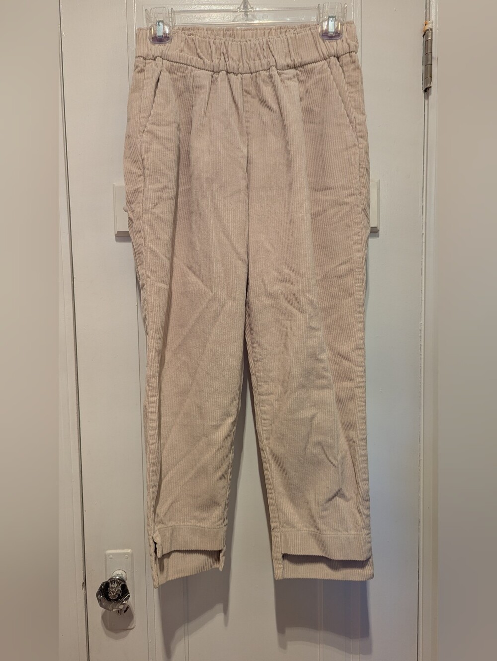 High-Rise Ankle Corduroy Pants in Cream